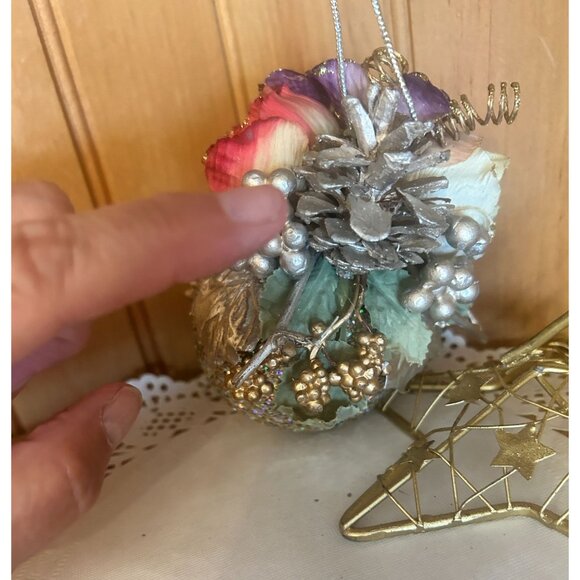 Handmade Floral Glitter Handcrafted Christmas Ornament Silver Pink Decoration - Picture 4 of 8